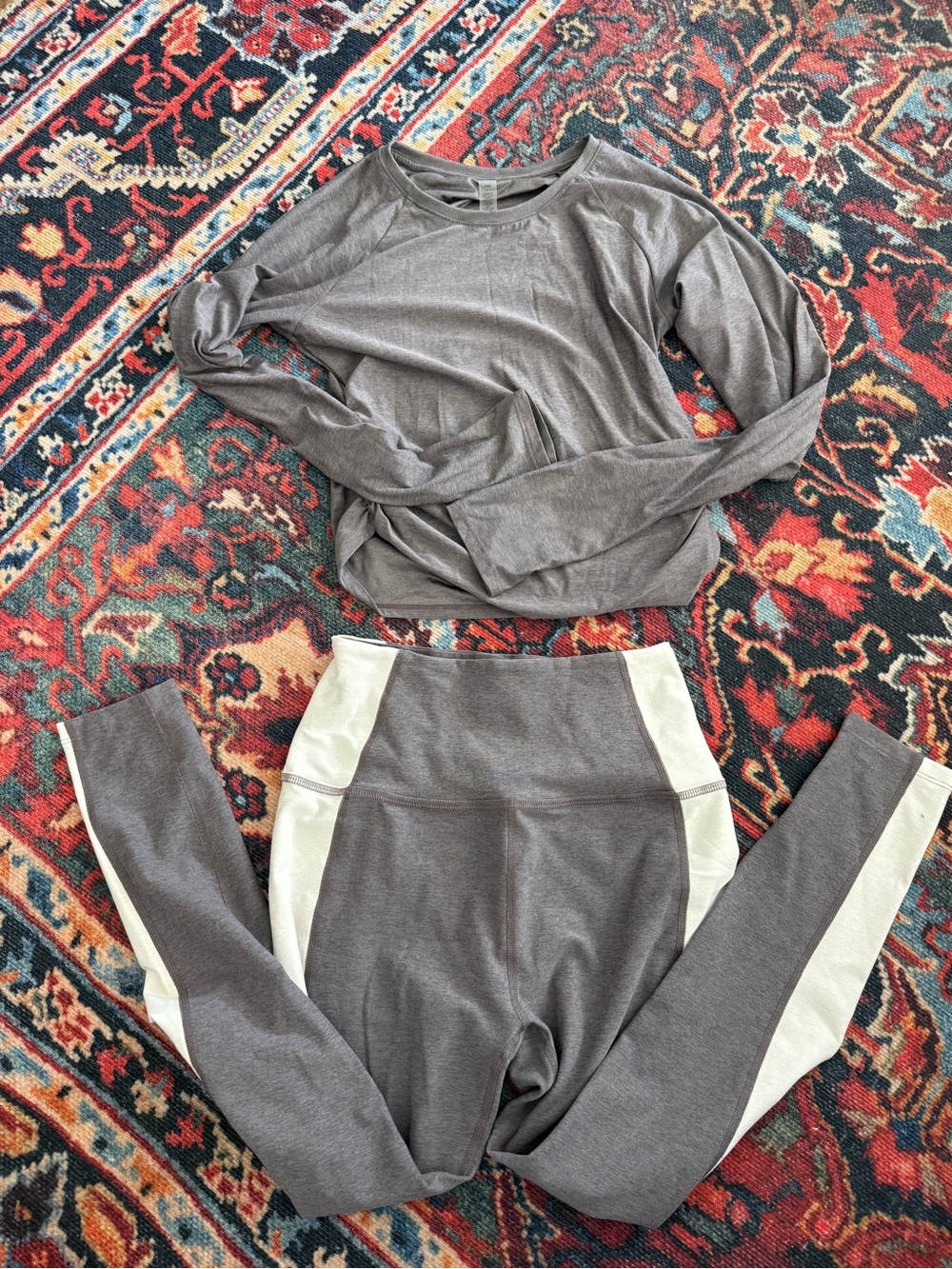 Beyond Yoga Gray and Cream High-Waist Leggings with Side Panels - Picture 8 of 8